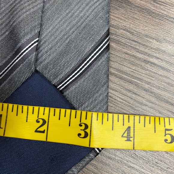 Club Room NWT Grey w/ White & Black Stripe Tie - Picture 5 of 5